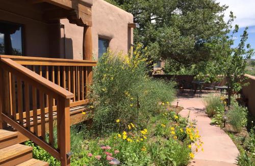 Northeast Santa Fe Bed & Breakfast | Casa Cuma Bed & Breakfast