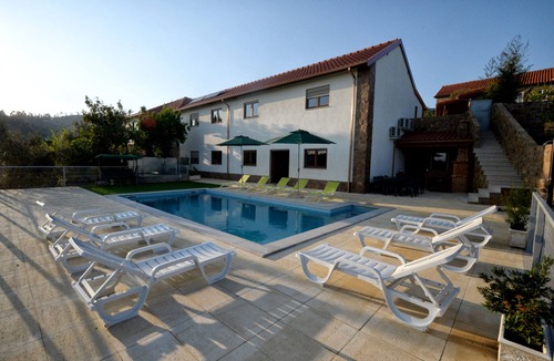 Codecoso House | Casa da Caneleira (Camélias de Basto)