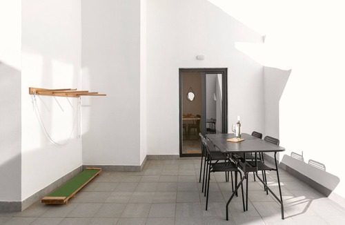 Atouguia da Baleia Villa | Casa da Manuela - Serene Village Retreat
