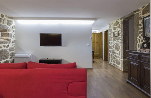 Barcelos House | Casa da Pousada - Historic Farmhouse with Private Pool & Total Exclusivity