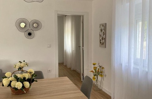 Serta House | Casa da Ribeirinha