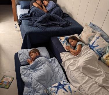 Centro House | Casa da Tuga Refugio em Container 50metros do mar, 15km Beto Carrero e 3km do Aeroporto e Porto de Navegantes Centro da Cidade NÃO RECEBEMOS FUMANTES