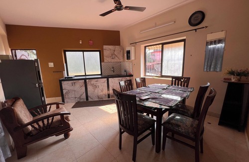Colva Apartment | Casa de Aaron with beachfront access, located on the Colva beach Road