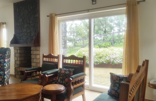 Ithalar Villa | Casa de Amor – Lakeside Escape with Hills, Privacy & Serenity
