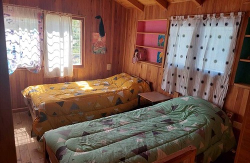 Bajada del Agrio Cottage | Casa de Campo Los Cerezos. Para Descansar Junto al río y la Naturaleza