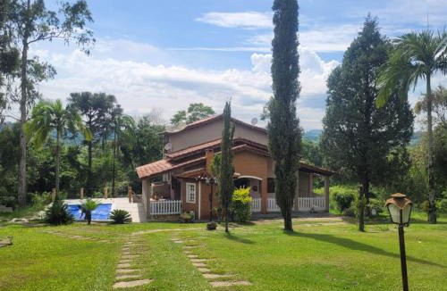 Aracoiaba da Serra House | Casa de Campo ampla e confortavel em Araçoiaba da Serra com lareira, perfeita para o friozinho