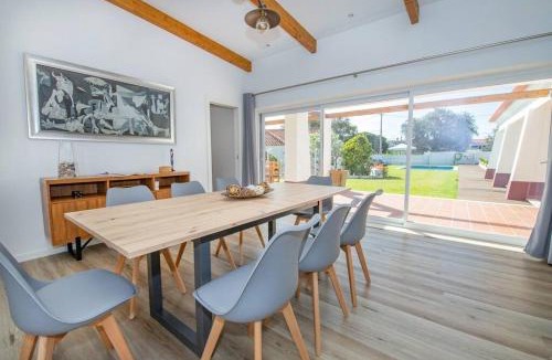 Castelo House | Casa de campo e praia