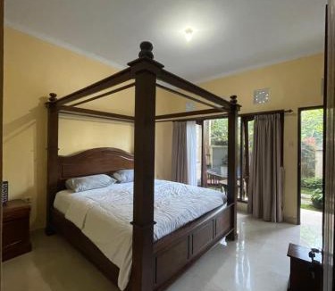 Petulu House | Casa de Cavin guest house