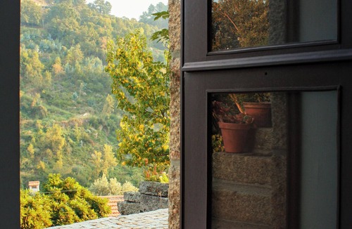 Alpendurada e Matos Cottage | Casa de Gondomil for 4 people