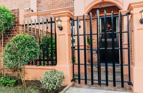 Lucena Apartment | Casa de Oro