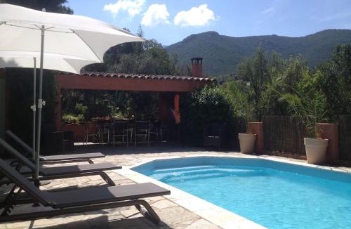 Peri House | Casa de Patarra gîte dans le maquis avec piscine privée