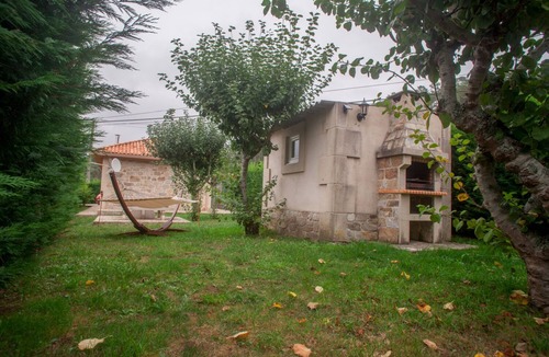 Sardinero Ski Chalet | Casa de Piedra Playa de Estorde con vistas al mar