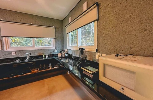 Acores House | Casa de Vidro Bali - Hospedar com Propósito