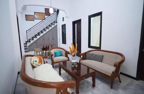 Dinoyo House | Casa de Vie Villa