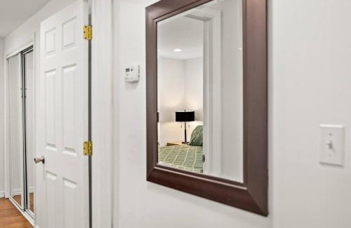 Peoria Heights House | Casa de Vincent with KING Casper Bed