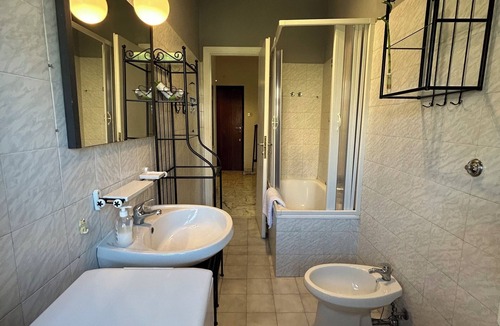 Quartiere XXIV Don Bosco Apartment | Casa Degli Anni '70
