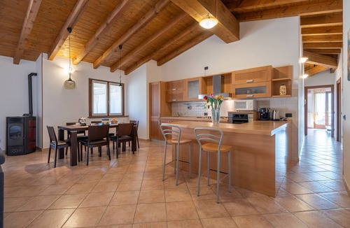 Paratico Apartment | Casa del Gatto - Three Bedroom Apartment, Sleeps 4