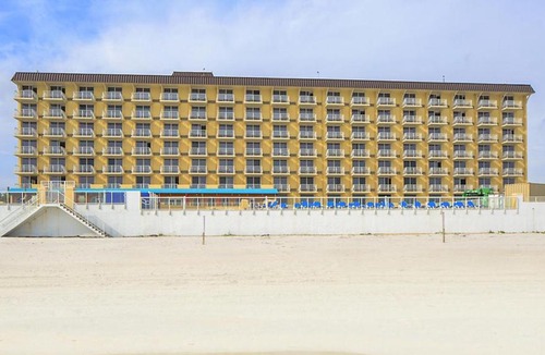 Ormond Shores Apartment | Casa Del Mar Beach Resort