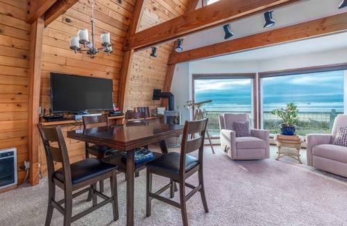 Tierra Del Mar House | Casa Del Mar, Dog Friendly, Oceanfront, awesome patio space with firepit!