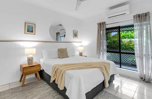 Trinity Beach House | Casa Del Mar - Poolside Retreat Near Trinity Beach