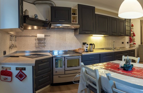 Giovo Apartment | Casa Del Torchio: Apartment with vineyard view in Trentino