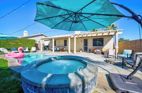Indio House | Casa Desert Muse: Heated Pool, Spa, Fire, Golf, Games, Pool Table, Art!