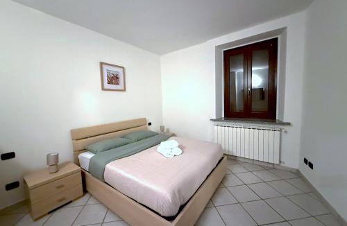 Castelletto Sopra Ticino Apartment | Casa di Klara with Covered Parking & Terrace