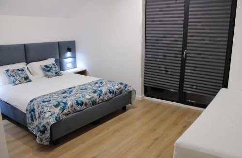 Dragomiresti House | Casa din livada