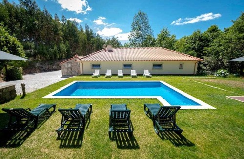 Celorico de Basto House | Casa do Pioledo (Camélias de Basto-Turismo Rural)