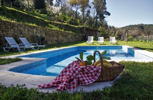 Sever do Vouga Cottage | Casa do Ribeiro/Quinta da Costeira AL 80 388 Complete rental with pool.