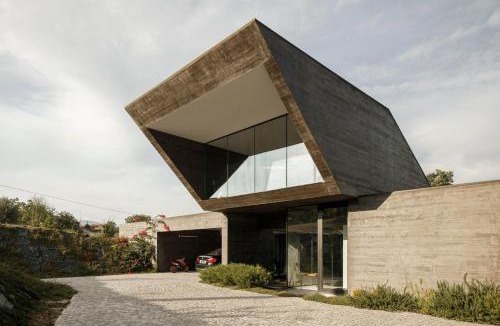 Molares House | Casa dos Sobreiros by LovelyStay