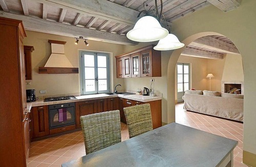 Trequanda House | Casa Dracena M: A welcoming apartment situated in the heart of the Tuscan countryside, with Free WI-FI.
