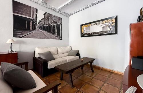 Medina de Rioseco House | Casa El Arrabal, casa con chimenea, piscina y patio