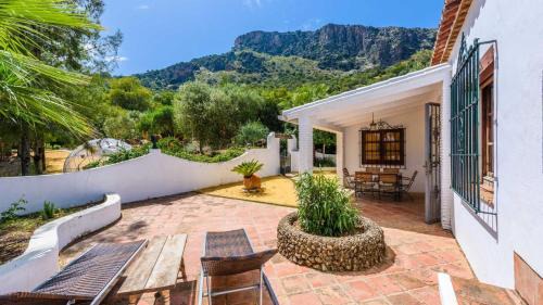 Montecorto Villa | Casa El Rancho Montecorto by Ruralidays