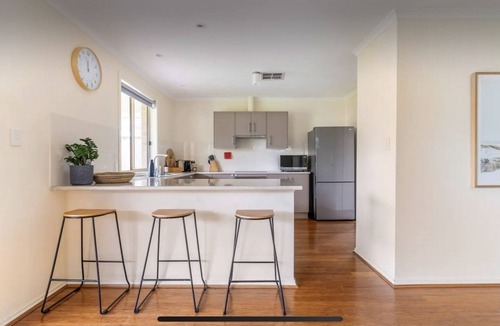 Port Willunga House | Casa Elder - Great for families and friends - 12 minutes walk to the beach.