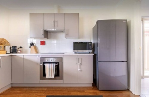 Port Willunga House | Casa Elder - Great for families and friends - 12 minutes walk to the beach.
