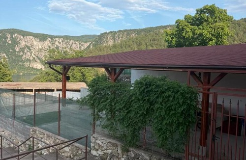 Dubova House | Casa Elvina
