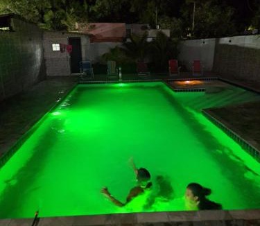 Caiubura House | Casa em Bertioga com piscina aquecida Sitio família ROCHA