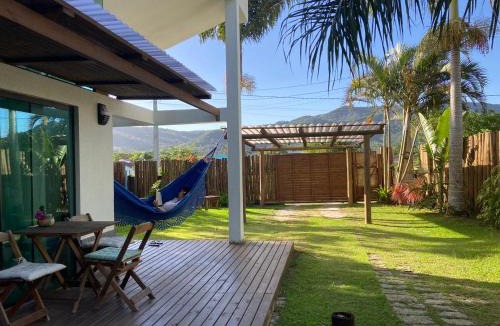 Garopaba House | Casa em Garopaba, com vista pra montanha Encantada