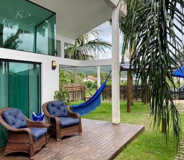 Garopaba House | Casa em Garopaba, com vista pra montanha Encantada