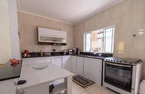 Balneario Itaoca House | Casa em Mongaguá com Churrasqueira a 450m da Praia