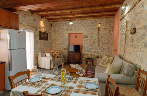 Faistos House | Casa Enastron