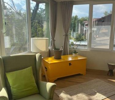 Arad Villa | Casa Enjoy the Ride Aproape de autostradă și totuși în mijlocul naturii, loc deosebit de liniștit cu parcare privată gratuită