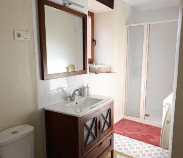 Cuestaedo House | Casa entera en Las Merindades con txoko y patio, a 50 min de Bilbao