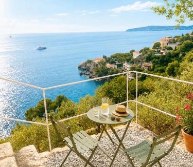 Cap d'Ail Apartment | Casa Favelas design Monaco plage