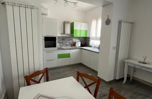 Venturina House | Casa Fellini - Giardino e parcheggio gratuito