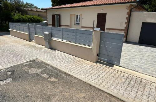 Venturina House | Casa Fellini - Giardino e parcheggio gratuito