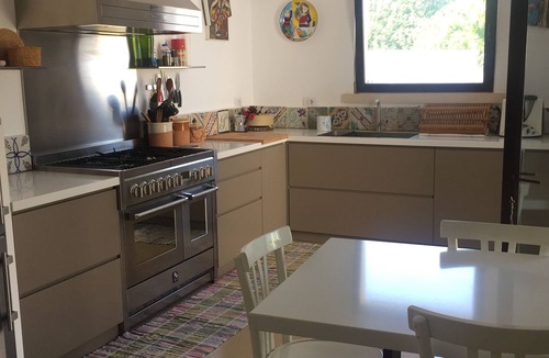 Marittima House | Casa Fico, surrounded by greenery a few kilometers from the sea and with a dream pool!