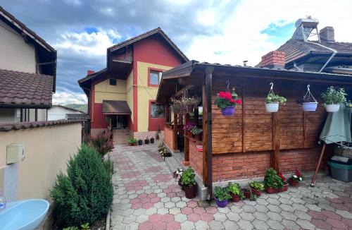 Calimanesti House | Casa Flori