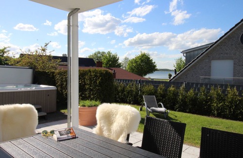 Unter Gohren House | Casa Fortuna Comfort mit Seeblick, Whirlpool, Sauna und Eingezäuntem Garten